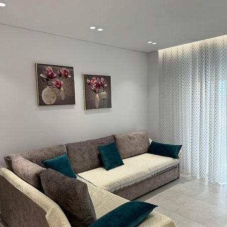 Alpha Lux Apartment Sarande Bagian luar foto