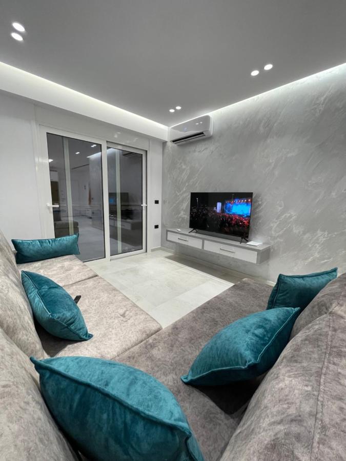 Alpha Lux Apartment Sarande Bagian luar foto
