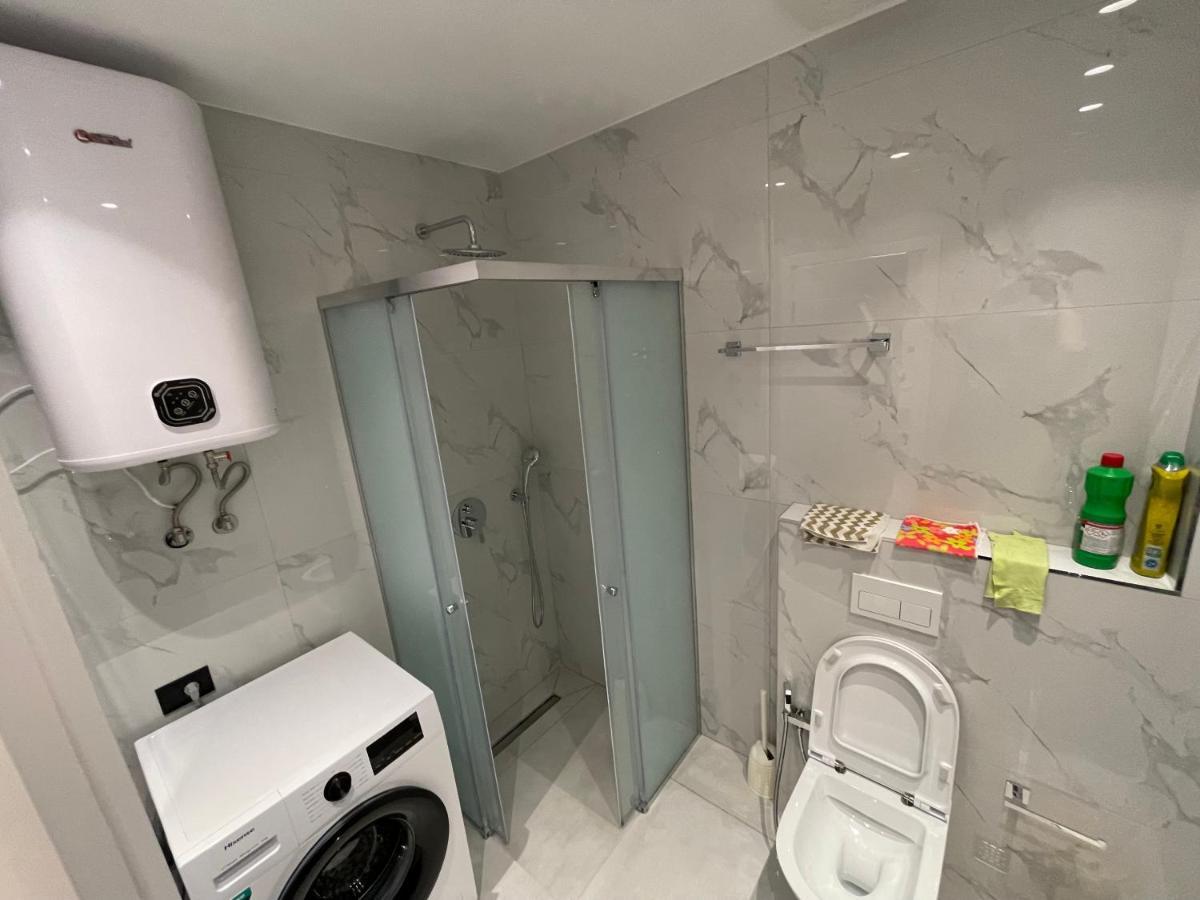 Alpha Lux Apartment Sarande Bagian luar foto