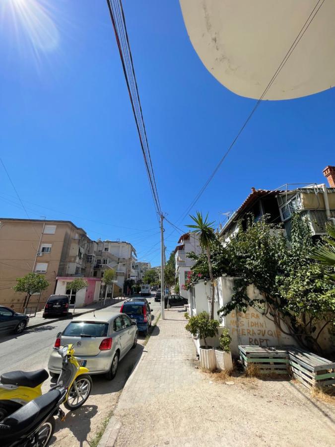 Alpha Lux Apartment Sarande Bagian luar foto