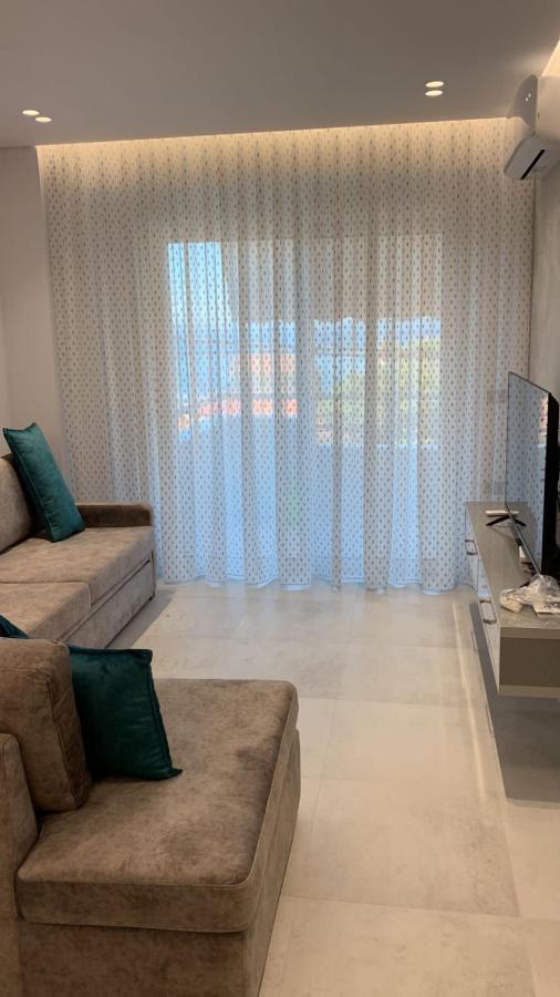 Alpha Lux Apartment Sarande Bagian luar foto