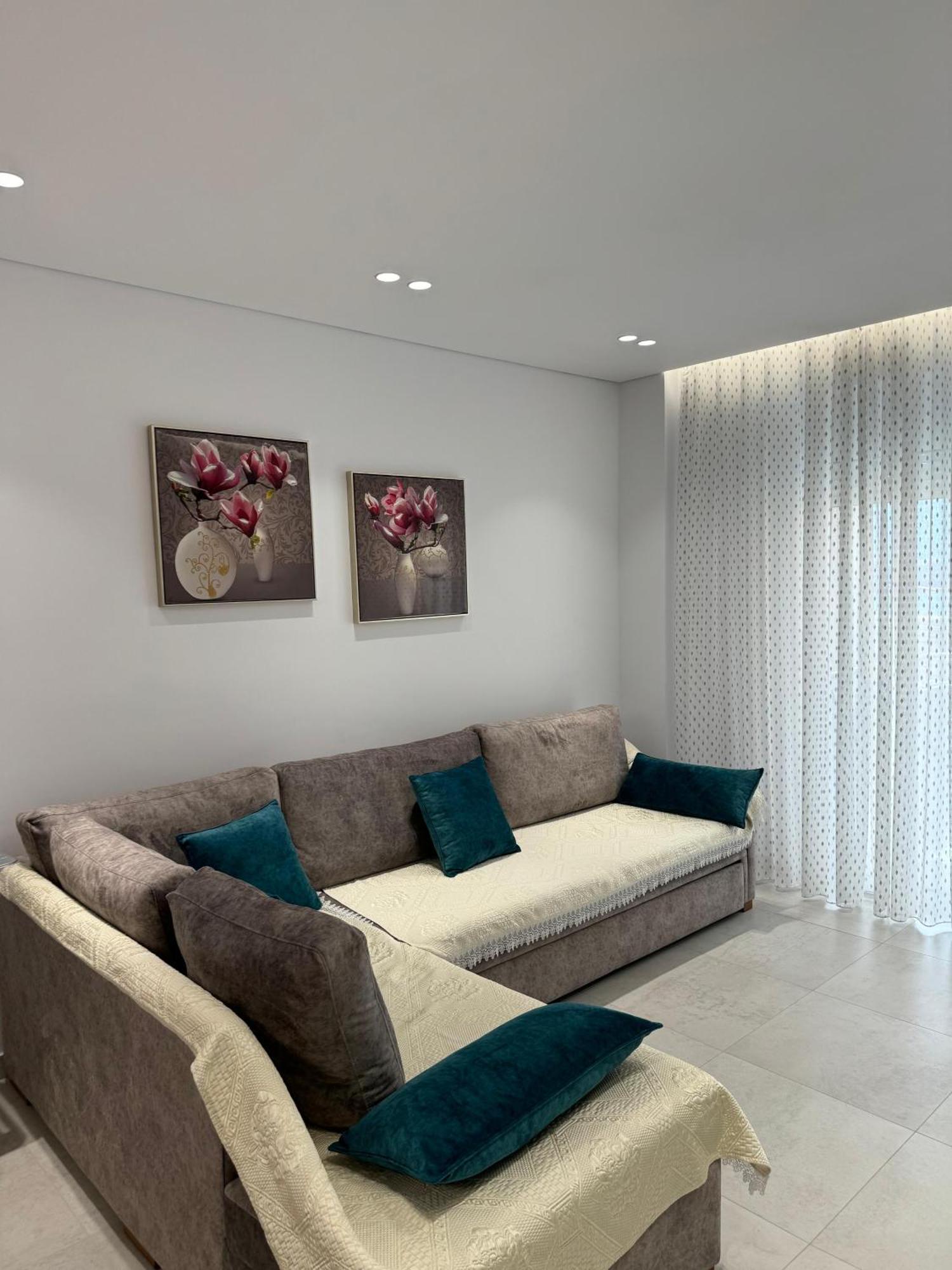 Alpha Lux Apartment Sarande Bagian luar foto